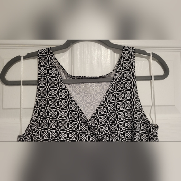 Black & White Sleeveless Lola Dress- Size M - Picture 5 of 9